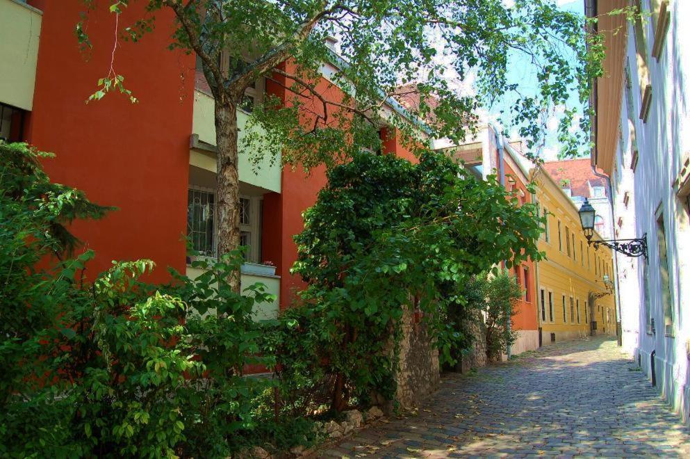 Buda Castle Apartments Budapest Esterno foto